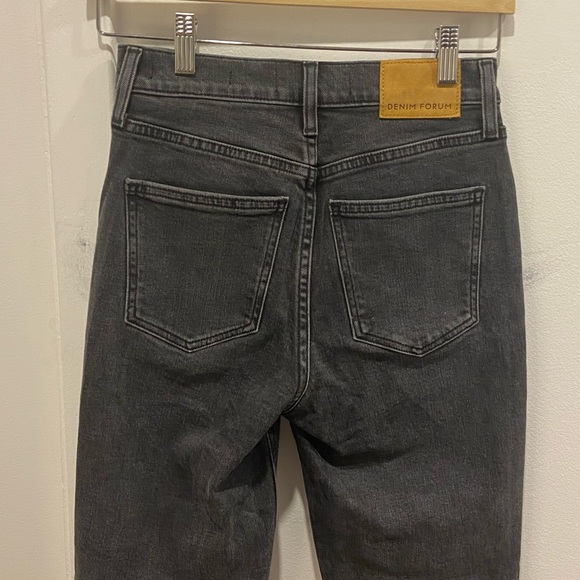 Aritzia Denim Forum Arlo 28L Jeans in Washed Black - Picture 8 of 10